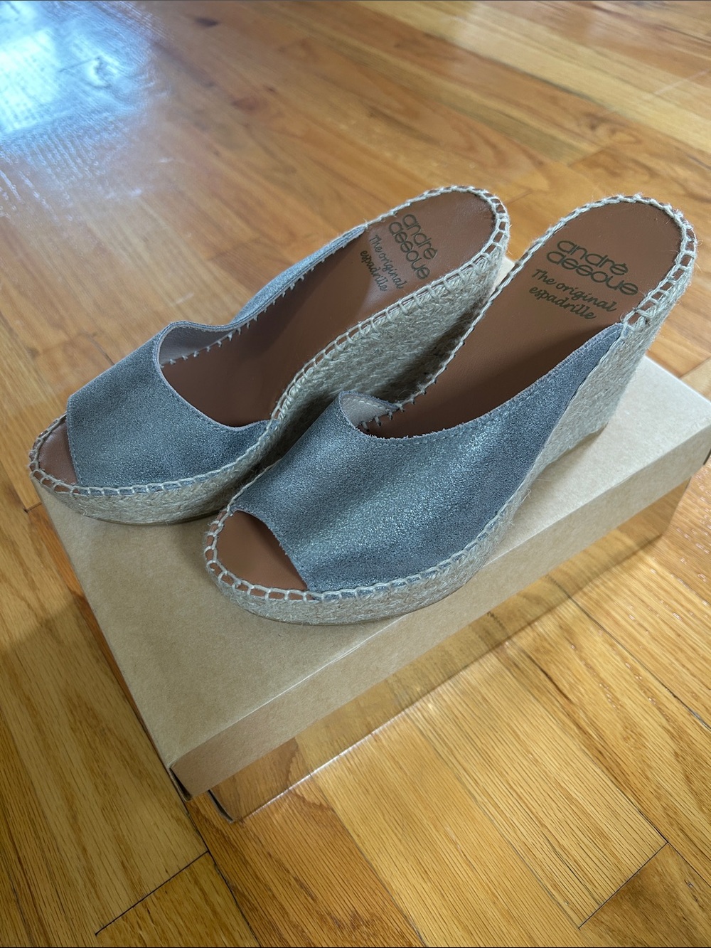 Andre Assous Gray Suede Espadrille Wedge Slides. New
